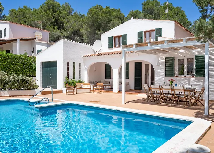 Linda Villa Son Parc