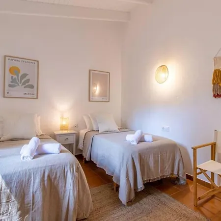 Linda Villa Son Parc